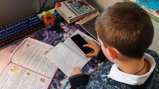 Домашние задания теряют смысл для школьников из-за ИИ