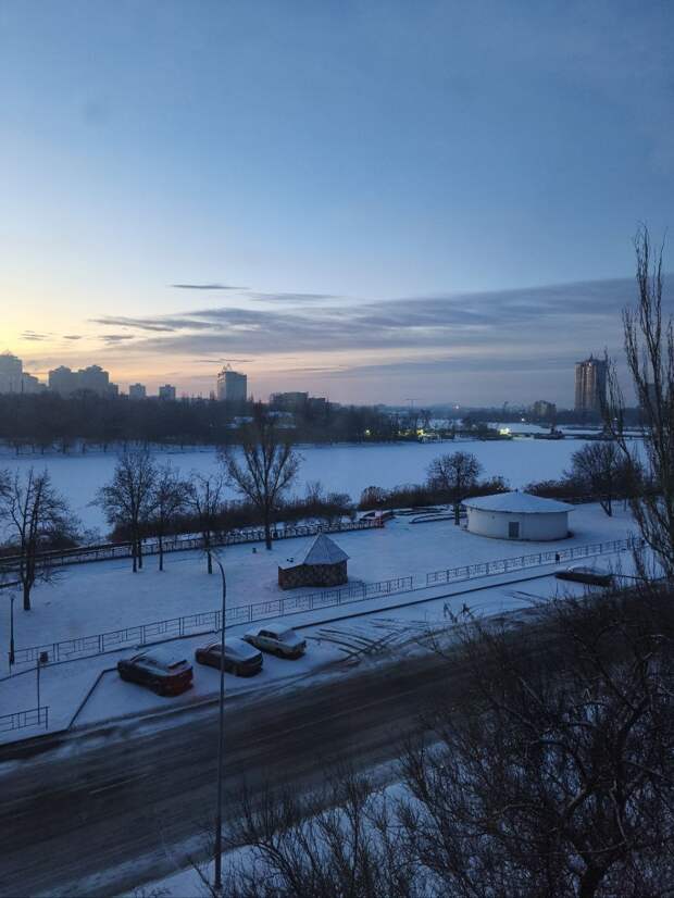 Рассвет на набережной Донецка