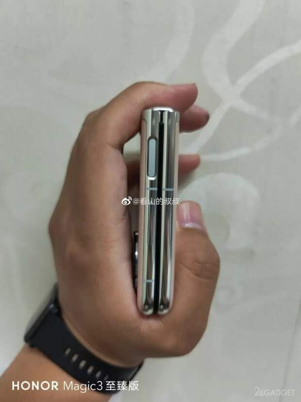 Новый складной смартфон от Huawei показали на фото