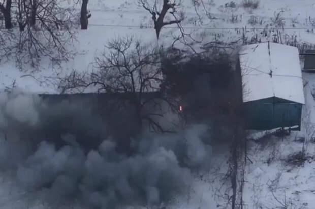 МО показало кадры ликвидации солдат ВСУ с флагом Украины в Красноармейске