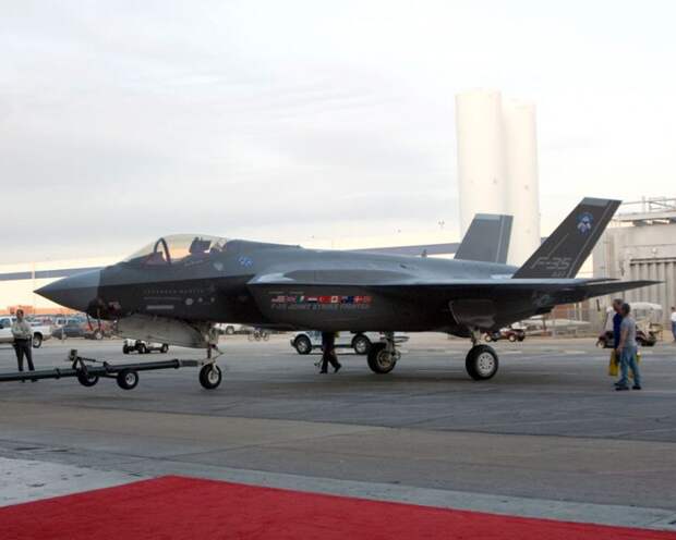 Провал Пентагона: почему F-35 останется второсортным истребителем за $460 млрд