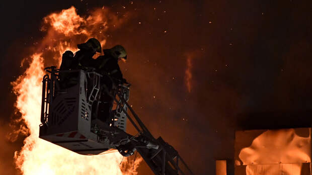 На Кубани после атаки ВСУ загорелся резервуар с нефтепродуктами