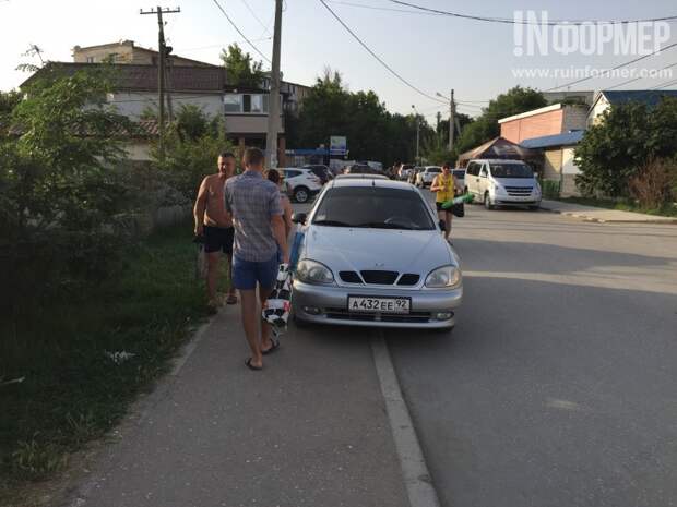 В Севастополе ждут смерти ребёнка под колёсами? (фото)