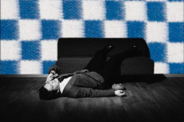 В Камерном театре Екатеринбурга показали спектакль «Утиная охота» Сюзанны Классеп