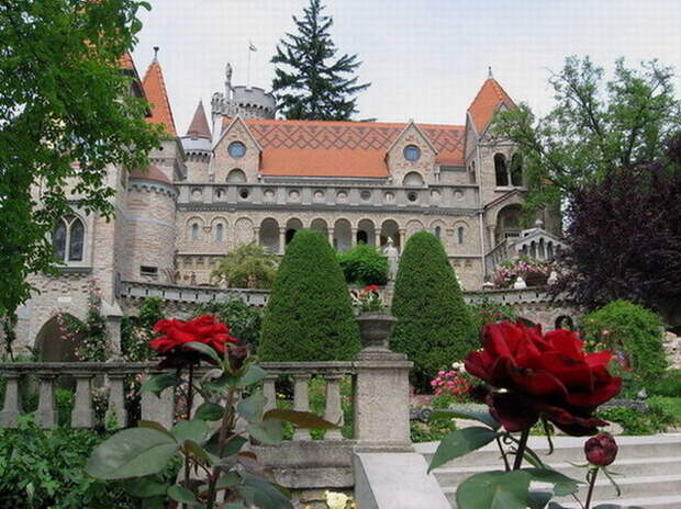 Памятники вечной любви