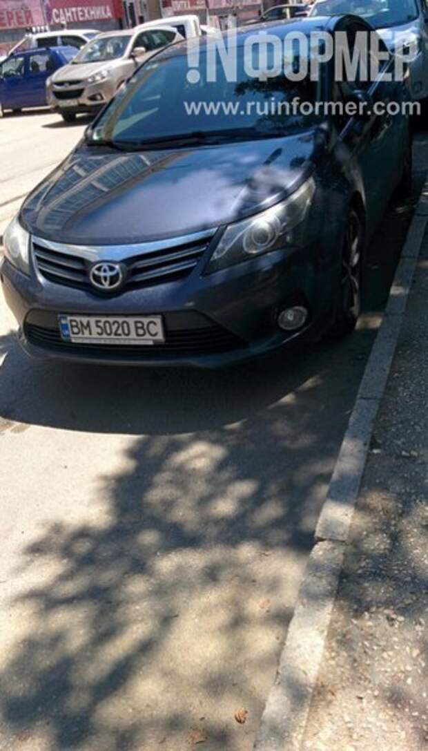 В Севастополь с украинскими номерами: как автолюбители из «незалежной» заполоняют улицы города-героя (фото)