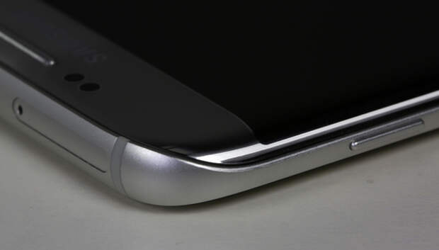 Samsung Galaxy S7 edge крупно