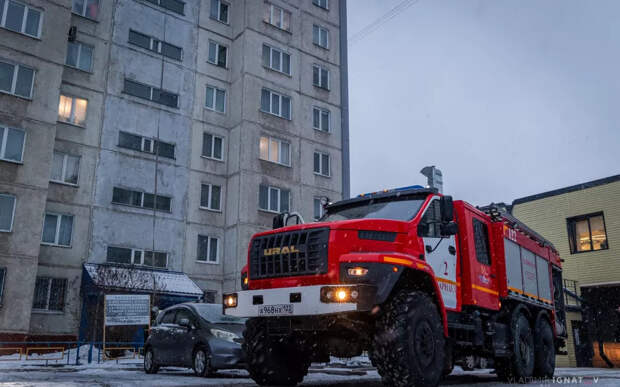 В барнаульской десятиэтажке загорелась квартира. Фото