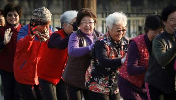 В Китае массово скупают дистанционные пульты, помогающие «отключить» танцующих бабушек