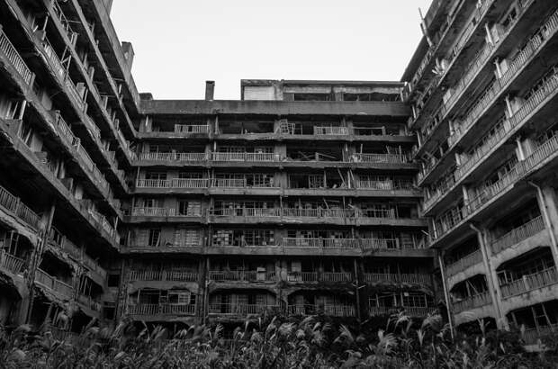 Заброшенный остров-крейсер из фильма про Бонда: 25 фотографий