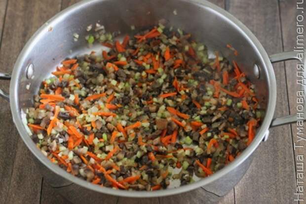ГОЛУБЦЫ С ГРЕЧКОЙ И ГРИБАМИ ГОЛУБЦЫ С ГРЕЧКОЙ И ГРИБАМИ