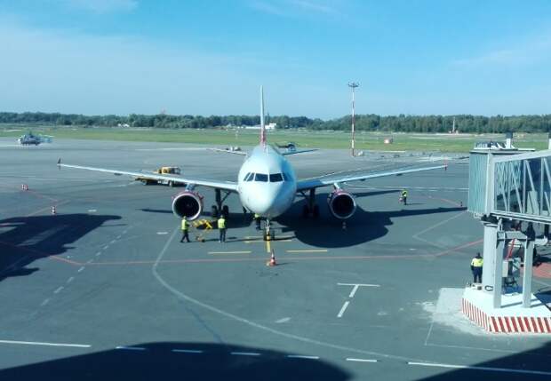 Аэропорт Калининграда столкнулся с ограничениями полетов