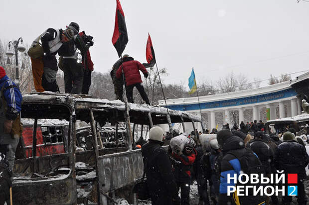 Новый Регион: Афганцы просят женщин и детей уходить с Майдана. Турчинов подбадривает арестом счетов Януковича в ЕС