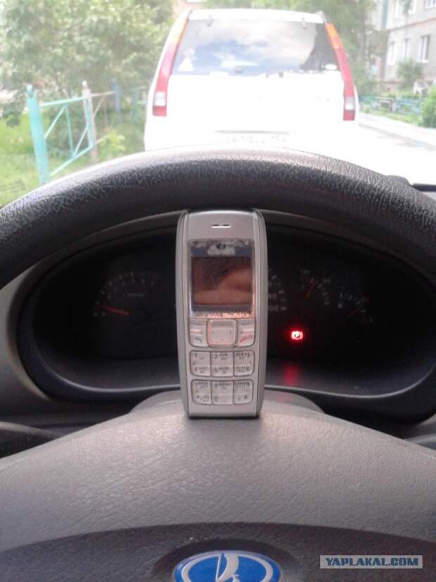Инсталляция гаджета в руль авто