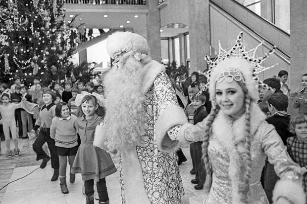 Москва. Новогодний хоровод в Кремлевском дворце съездов, 1977 год