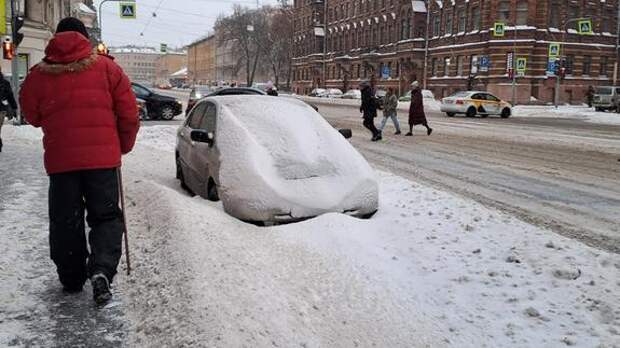 ЦУП Петербурга предупреждает автомобилистов о плановой уборке снега