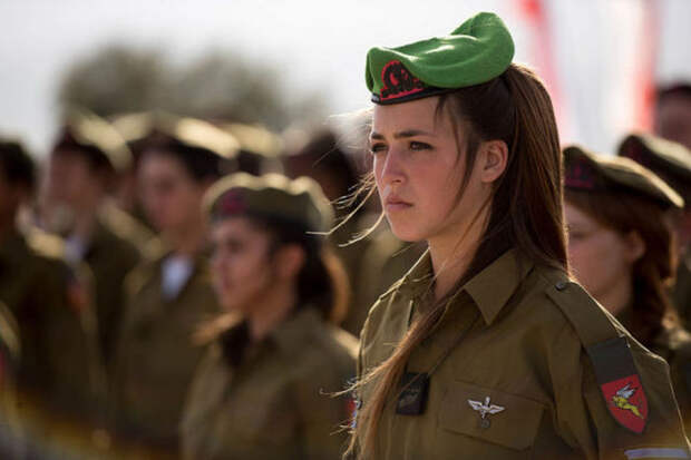 Девушки в Армии (70 фото)