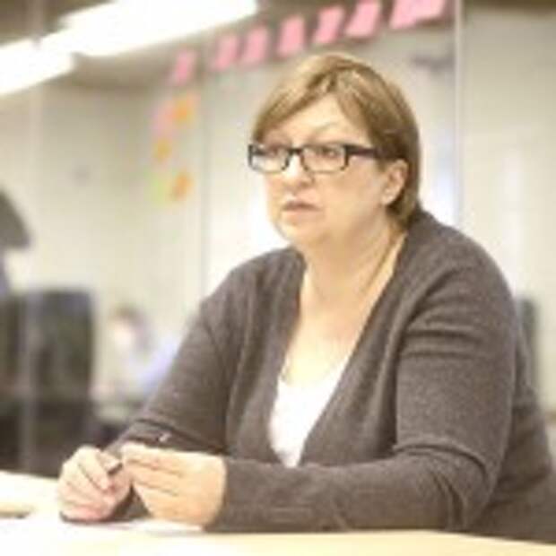 Editor-in-chief Galina Timchenko of the independent, Russia-focused, media start-up Meduza listens during an interview in Riga March 30, 2015. A year after she was fired as editor of one of Russia's most popular news websites for falling foul of the authorities, Timchenko has decamped to Latvia and launched a new site to keep the flame of Russian independent media alive. Picture taken March 30, 2015. REUTERS/Ints Kalnins