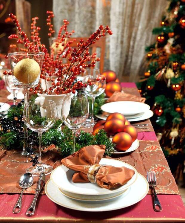 идеи декора новогоднего стола в оранжевых тонах
