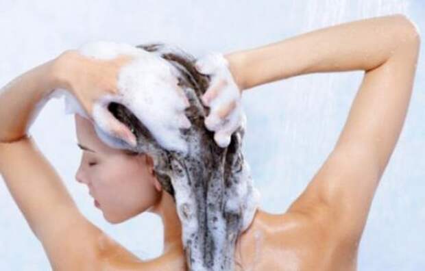 Мытье волос: 8 опасных ошибок