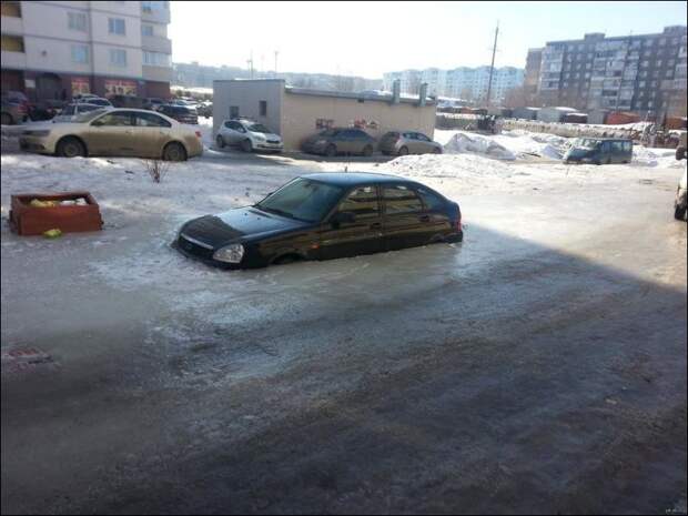 В Саратове Приора оказалась замурованной во льду авто, ваз, коммунальщики, лада, лед, приора