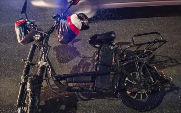 На улице Гагарина водитель Subaru сбил 22-летнего рязанца на электровелосипеде