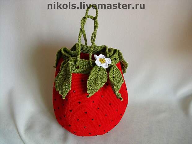 http://cs2.livemaster.ru/foto/large/8f43916582-sumki-aksessuary-sumochka-detskaya-yagodka-n1079.jpg