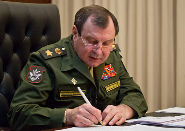 Экс-замглавы Минобороны генерал Дмитрий Булгаков просил не отправлять его в СИЗО