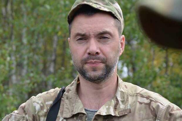 Украинский «эксперт» Арестович призвал к терактам в России