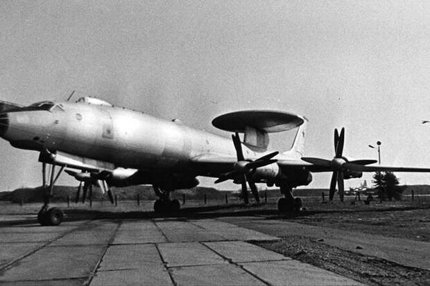 Первый советский самолет АВАКС: Ту-126