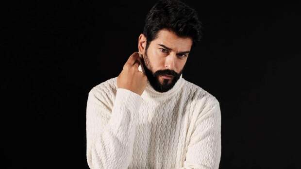 Бурак Озчивит признался, что любит ночные перекусы: «Мне повезло»