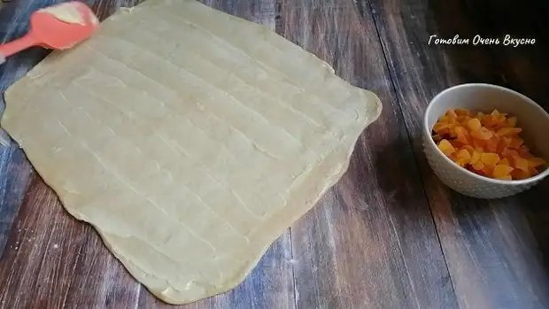 Сколько ни пробовала другие, всегда возвращаюсь к нему. Краффин - идеальный кулич. Быстрое тесто без опары