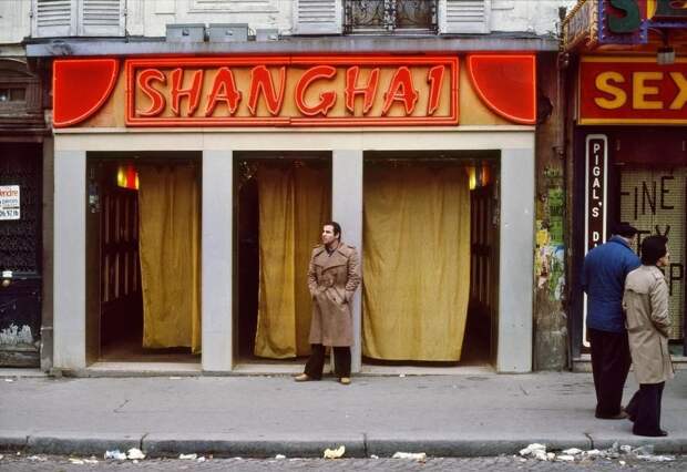 Стрип-клубы района Пигаль — злачное дно Парижа 70-х