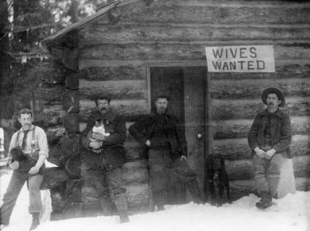 Behind-The-Historical-Photos23