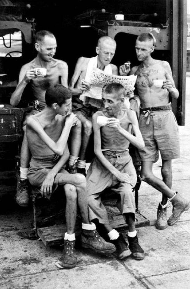 Австралийские солдаты после освобождения из японского плена в Сингапуре. 1945 год история, ретро, фотографии