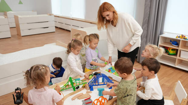 Общественная палата предложила продлить работу детских садов