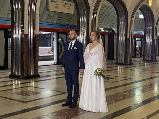 Осторожно, свадьба открывается: впервые брак зарегистрировали в метро