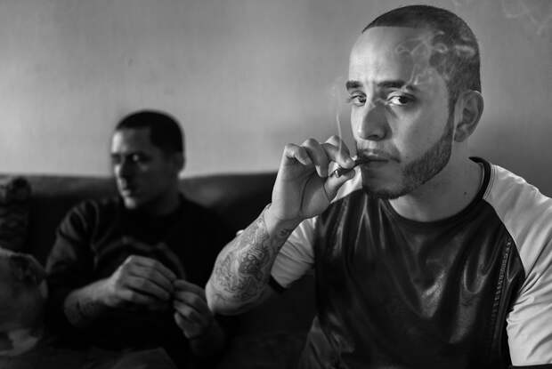 Линия крови: фотограф погрузился в жизнь членов банды Latin Kings в Бруклине