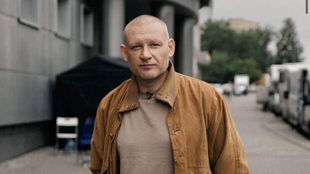 Актер Фролов рассказал, как решился не продолжать военную династию