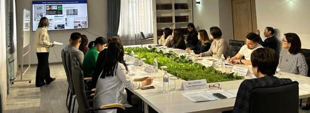 В Караганде предпринимателям помогут исправить вывески и рекламу