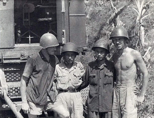 Почему советские военные воевали во Вьетнаме с голым торсом