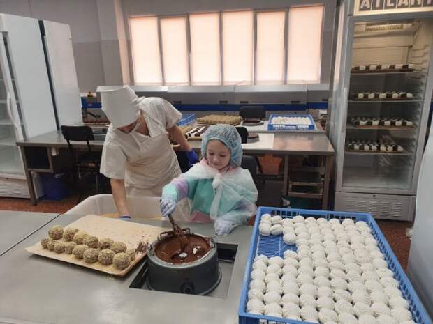 Приглашаем в зефирную столицу Беларуси: ´Красный пищевик´ объявляет о старте экскурсий по фабрике