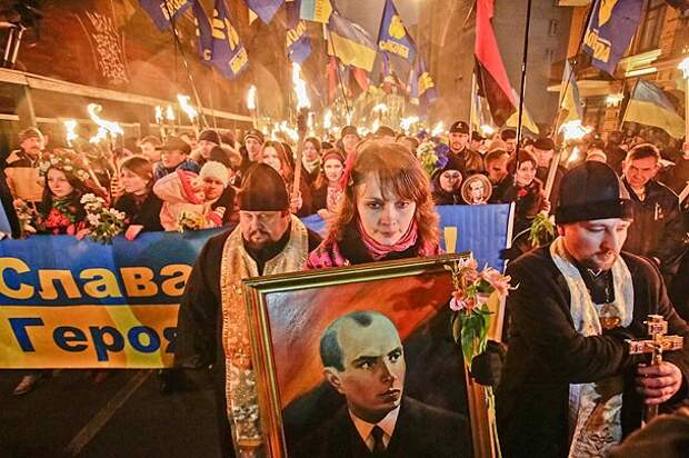 Порошенко пересек черту в желании ублажить националистов Порошенко пересек черту в желании ублажить националистов