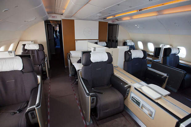 Полет на новом гигантском самолете Airbus A380