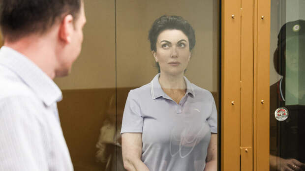 Экс-министра культуры Крыма Веру Новосельскую не выпустили по УДО