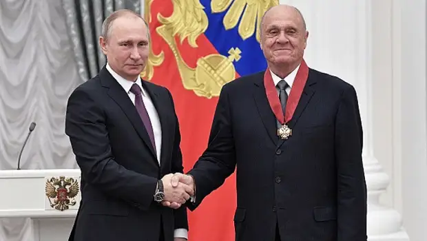 Владимир Меньшов: "Самое противное — это несправедливость жизни" - ШоубиZZZ - всё о звёздах - медиаплатформа МирТесен