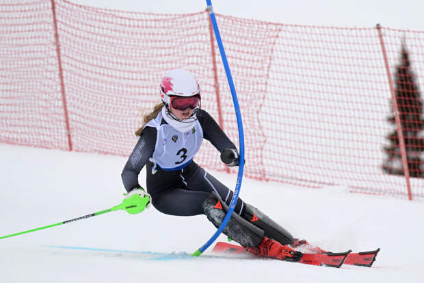 Горнолыжница Ворончихина принесла России первую медаль на Паралимпиаде-2026