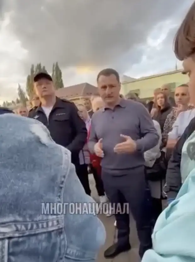 Народный бунт под Саратовом. После смерти подростка русские не выдержали - требуют изгнания табора