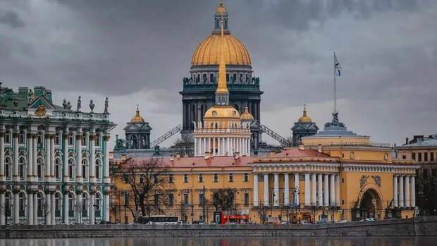 В Петербурге 2 и 3 июля объявлен желтый уровень погодной опасности