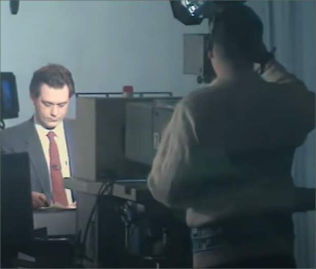Подготовка к эфиру программы "Время", 1992 год, Сергей Доренко